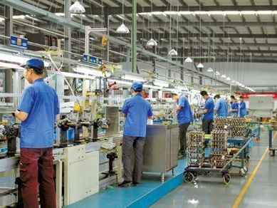 女友去世我被她父母趕出家門,結(jié)婚時收到一個信封,我取消婚禮